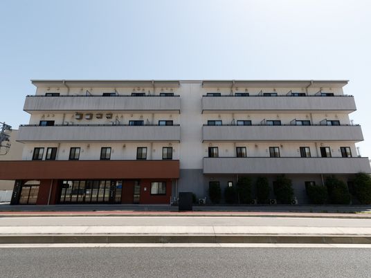 洗練された外観の建物