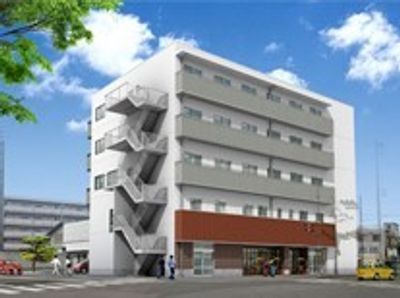 明るい日差しの建物外観