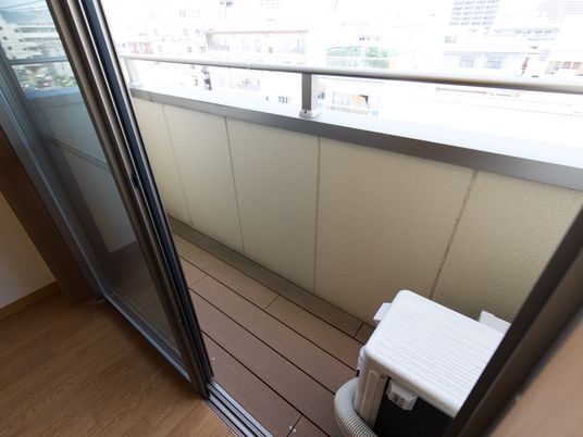 部屋からのバルコニー