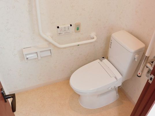 手すり付きトイレ空間