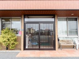 エントランスの外観