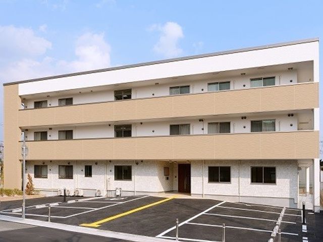 きれいな外観の建物 外観 清潔感があふれる外観です。駐車場も整備され、訪れやすい環境が整っています。