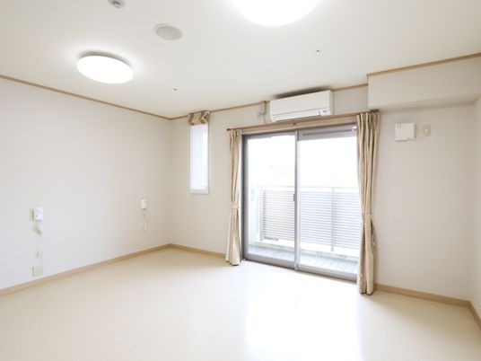 明るい綺麗な居室