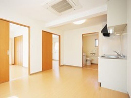 清潔な居室の内観