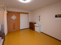 清潔感ある明るい居室