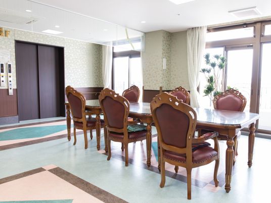 広々した空間のダイニング