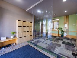 明るいエントランス  