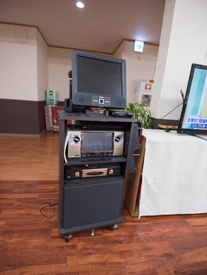 カラオケ設備のある空間