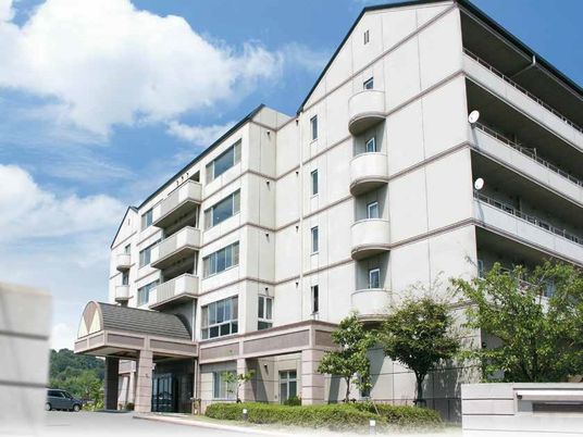多階層の建物エントランス