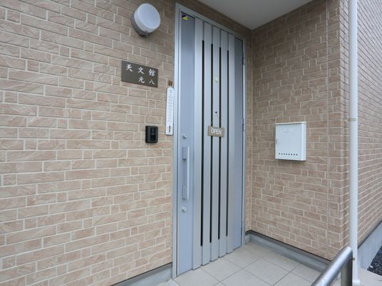 施設の入退室扉