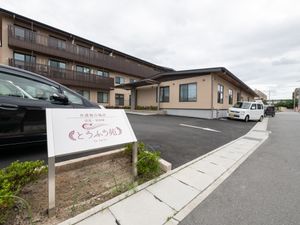 広々とした施設の外観