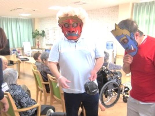 仮面をつけたイベントの様子
