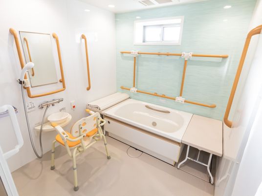 ケアのしやすい清潔な浴室