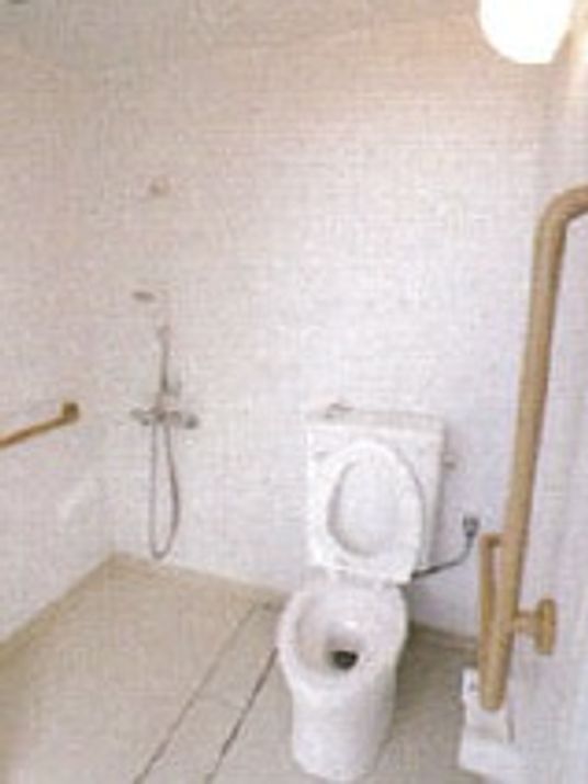 バリアフリー設計されたトイレ