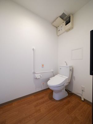 手すり付きトイレ空間