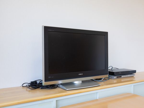 卓上のテレビ