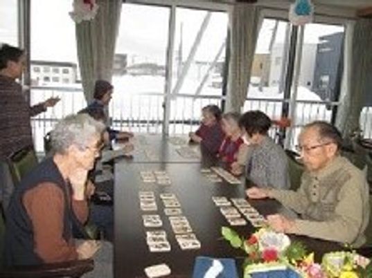 利用者が楽しむ食堂