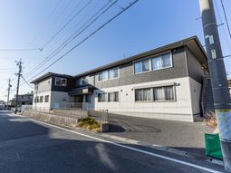 広々とした外観