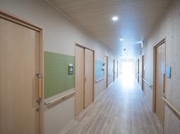 明るい廊下の様子