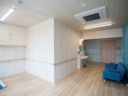 明るい居室の空間