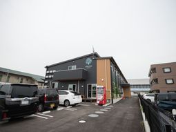 モダンな建物の外観