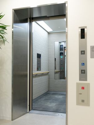清潔感のあるエレベーター