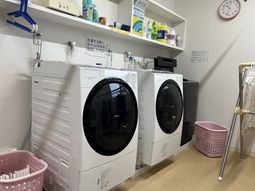 清潔なコインランドリー