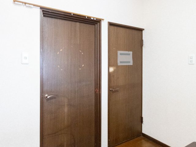 ゆったりした居室 居室 広々とした造りの清潔感溢れる居室です。プライバシーが守られ、快適な時間を過ごせます。
