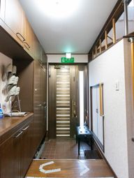 廊下から見たエレベーター