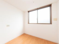 シンプルな空白の居室