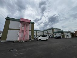 建物正面の外観  