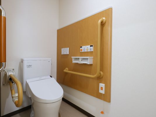 手すり付きトイレ空間