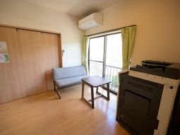 広々とした明るい居室