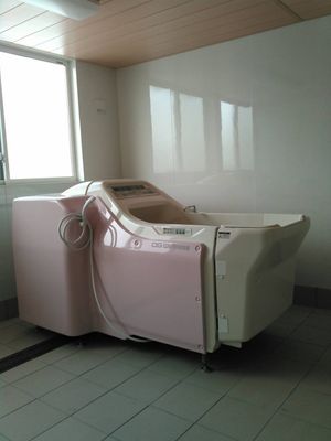 機能的な入浴機器の浴室
