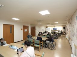 明るい多目的室