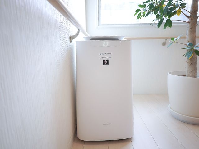 エアコンの設置された部屋 共有スペース 快適な室温を保つエアコンが備えられており、一年を通して快適に過ごせます。