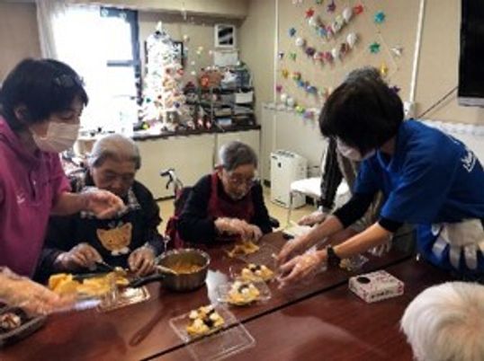 活動する人々の多目的室