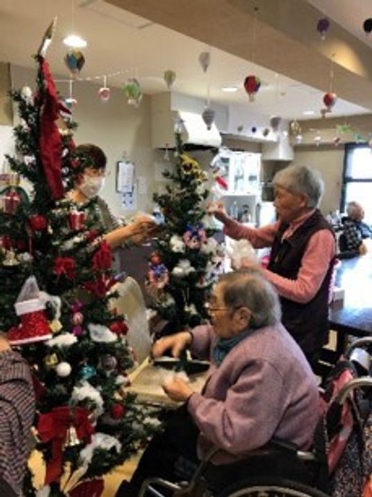 クリスマスツリーの装飾