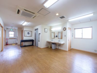 広々とした綺麗な廊下
