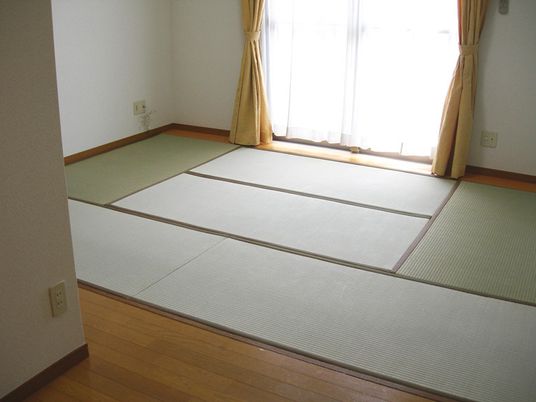 清潔な和室の居室