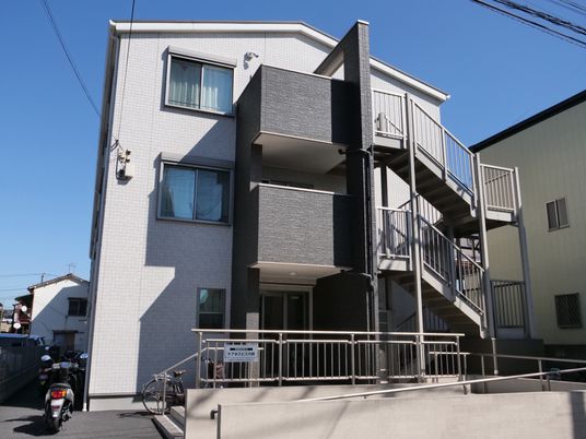 整備された居宅外観