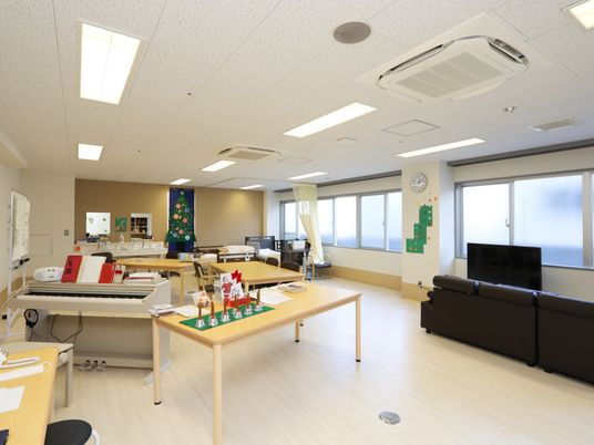 広々とした明るい多目的室