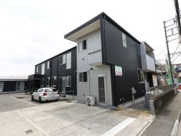 シンプルな外観の建物