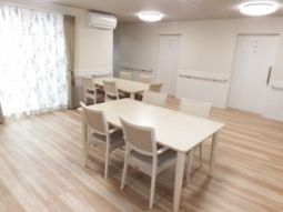 明るい多目的スペース