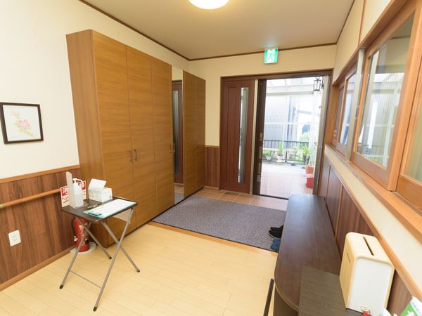明るい廊下の一角