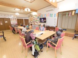 活気ある共有スペース