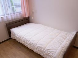 ベッドのある居室