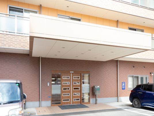 建物のエントランス