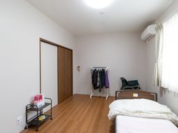 居室の簡潔な内部