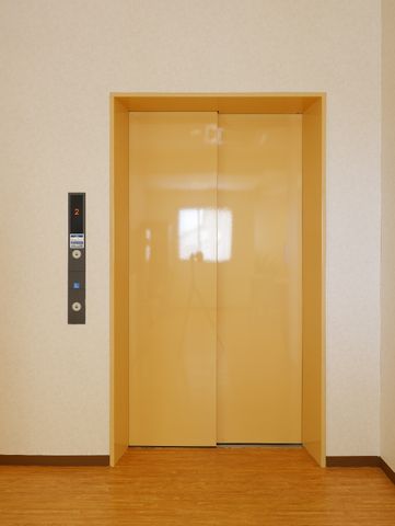 居室の壁に取り付け棚
